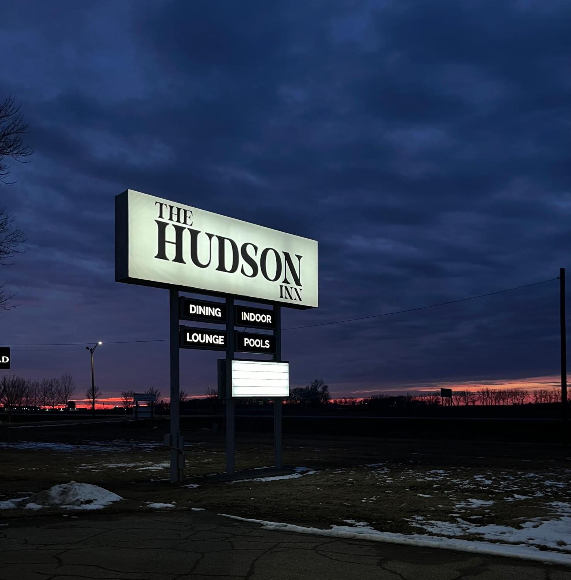 The Hudson Inn Morris Екстериор снимка