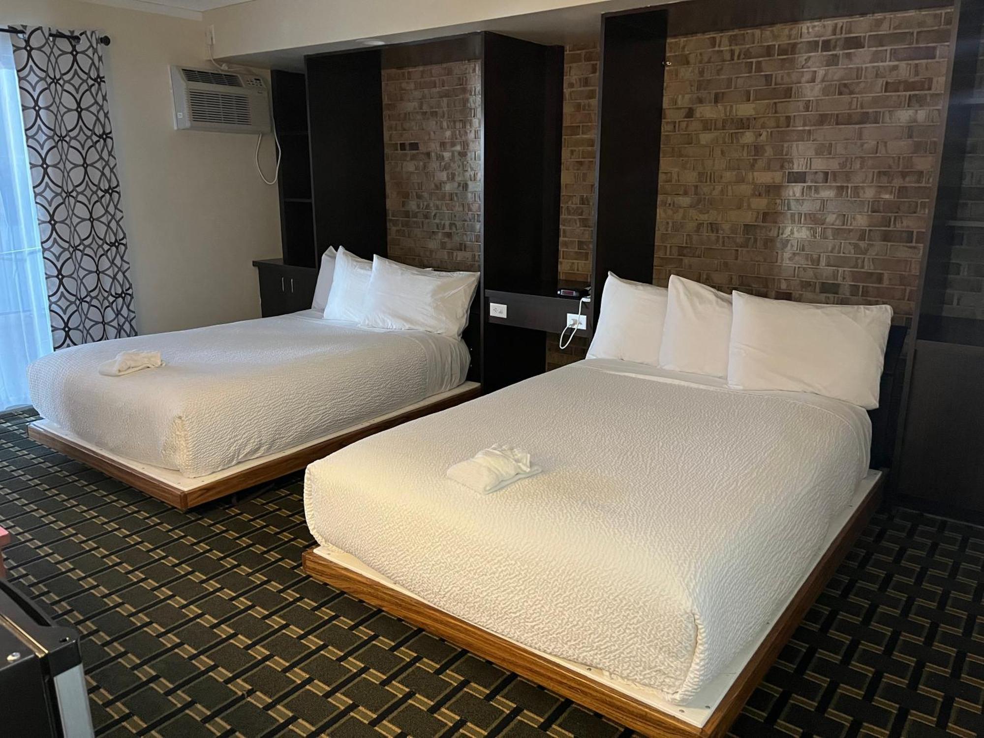 The Hudson Inn Morris Стая снимка